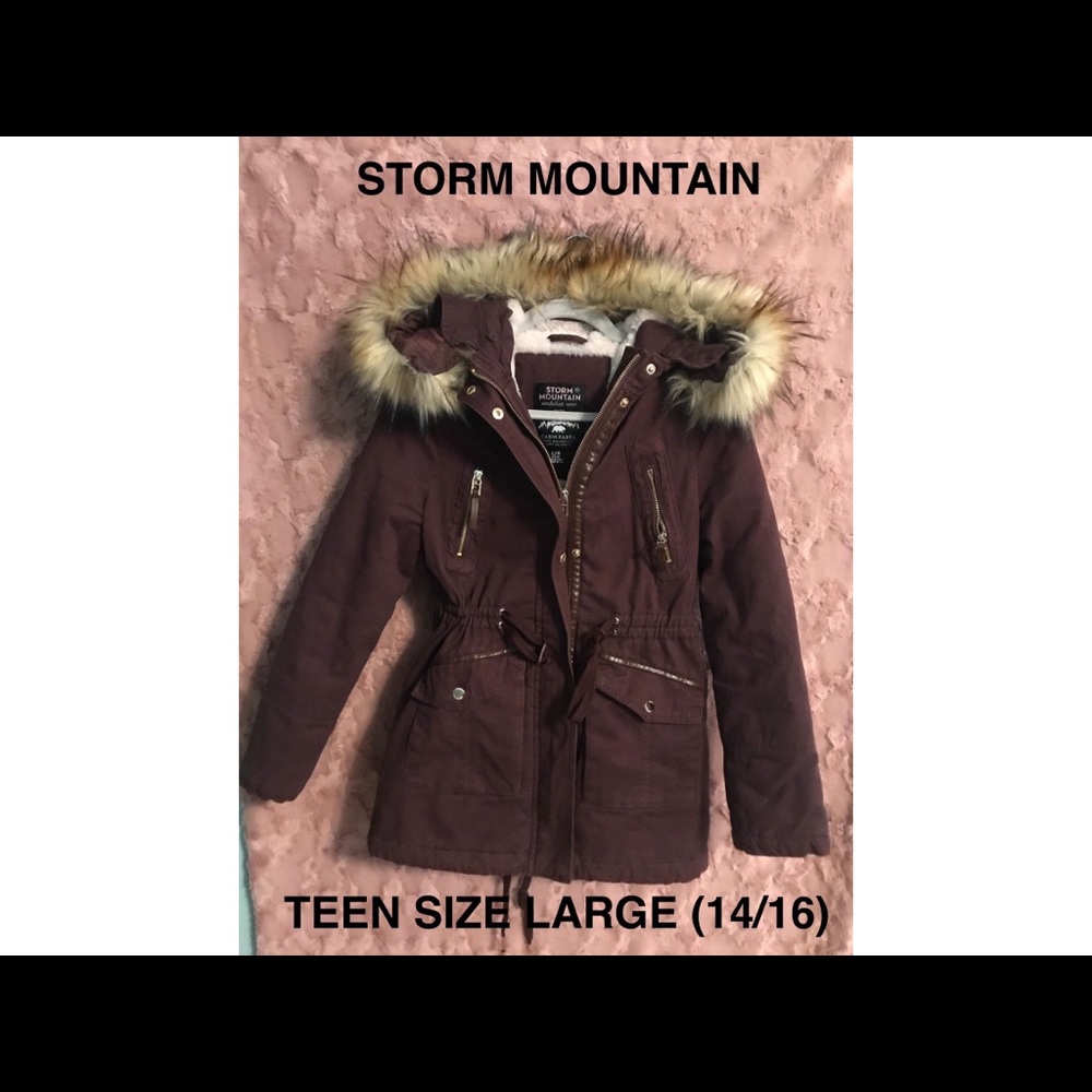 STORM MOUNTAIN LIKE NEW COAT